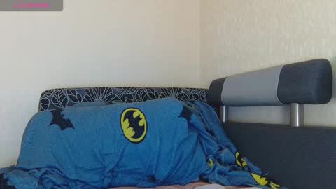 AliceWoolfy online show from November 2025 09:06:01 PM