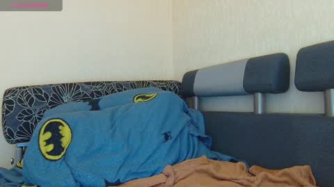 AliceWoolfy online show from April 2026 08:03:01 PM