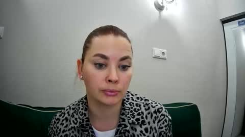 AlicexFresh online show from November 2025 11:42:02 AM