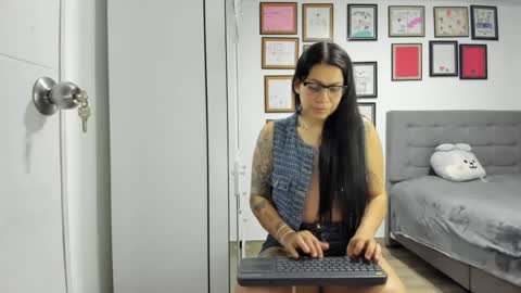 Snapshot of alicia_rainbow chatting on June 2026 03:57:02 AM alicia_rainbow online show from June 2026 03:57:02 AM