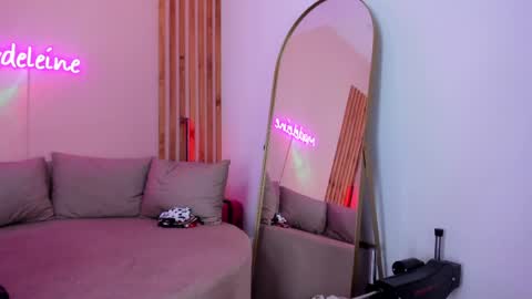 Snapshot of alicia_summer_ chatting on June 2026 08:44:01 PM alicia_summer_ online show from June 2026 08:44:01 PM