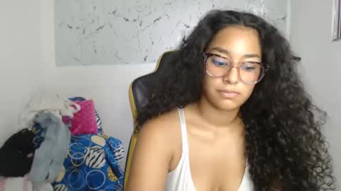 Snapshot of alicie_ebony1 chatting on September 2025 10:34:02 PM luisa online show from September 2025 10:34:02 PM
