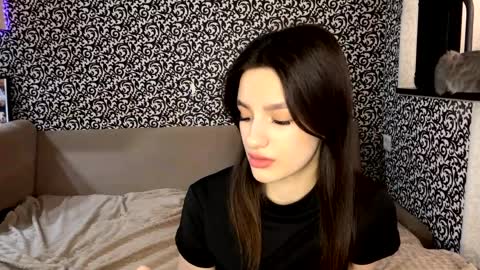 Niki online show from April 2026 01:01:01 PM