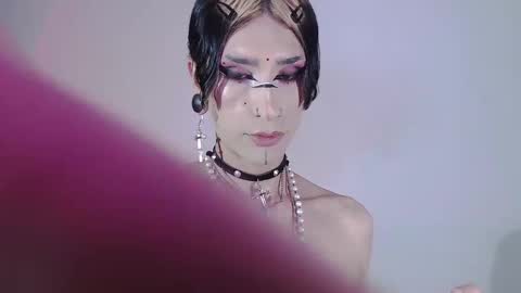     online show from December 2024 08:55:02 AM