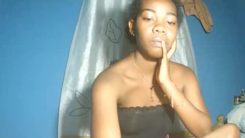 alihane21 online show from December 2025 04:14:02 PM