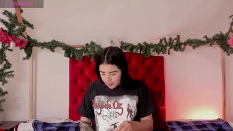 aliice_walker_ online show from December 2024 12:30:01 PM