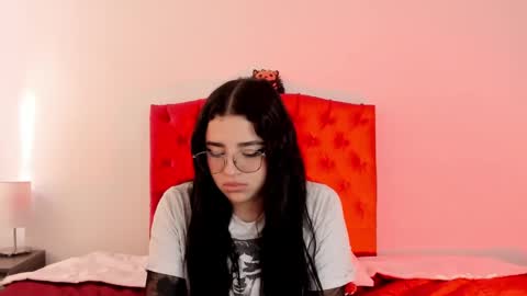 aliice_walker_ online show from December 2024 06:58:02 PM