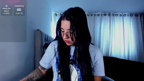 aliice_walker_ online show from February 2026 03:16:02 PM