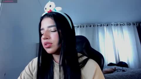 aliice_walker_ online show from March 2026 04:01:01 PM