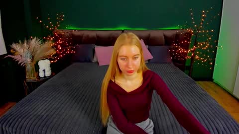 Alina online show from November 2025 07:09:02 AM