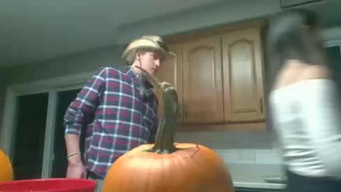 Snapshot of alinaandluke chatting on October 2025 11:27:02 PM Alina and luke online show from October 2025 11:27:02 PM