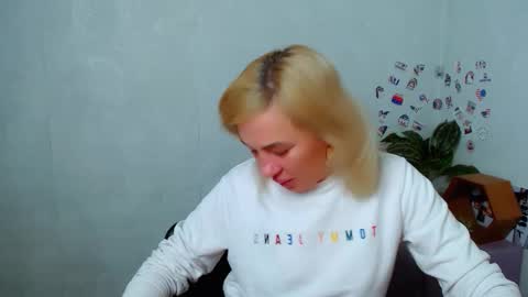 Alina online show from December 2025 05:23:01 AM