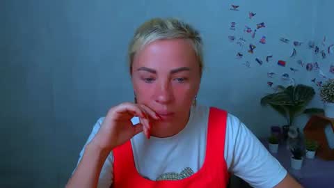 Snapshot of alinafrey_ chatting on July 2026 04:18:01 AM Alina online show from July 2026 04:18:01 AM