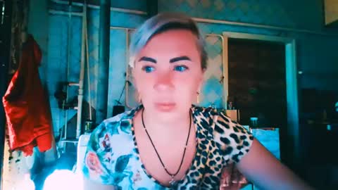 Snapshot of alinafrey_ chatting on July 2026 04:19:02 AM Alina online show from July 2026 04:19:02 AM