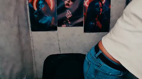 Snapshot of alinafrey_ chatting on July 2026 04:33:02 AM Alina online show from July 2026 04:33:02 AM
