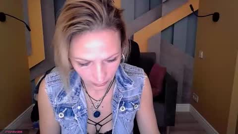 AlinaMoor online show from October 2025 06:59:01 AM