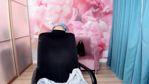 AlinaMoor online show from November 2025 06:35:01 AM