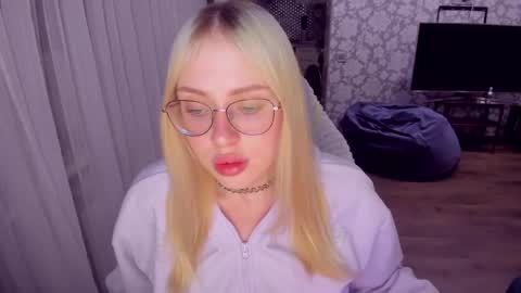 Snapshot of alinaocean chatting on May 2026 08:21:02 PM alinaocean online show from May 2026 08:21:02 PM