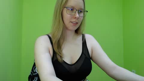 Snapshot of alinasei chatting on April 2026 12:43:01 PM alinasei online show from April 2026 12:43:01 PM