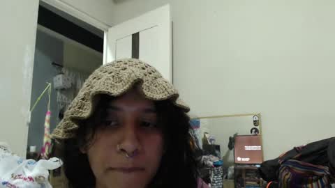 Snapshot of alinawoolf_ chatting on May 2026 02:06:01 AM Ali online show from May 2026 02:06:01 AM