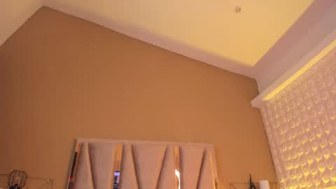   -  online show from April 2026 09:04:02 PM