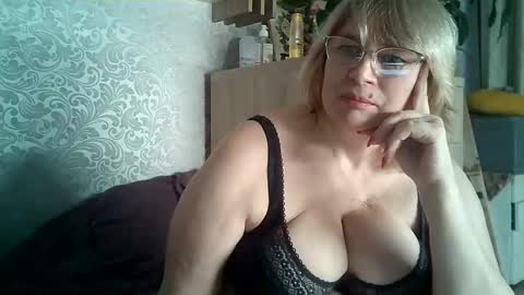 Aline LoveFlowers online show from December 2025 01:50:02 PM