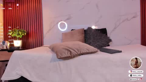     online show from January 2025 03:12:02 PM