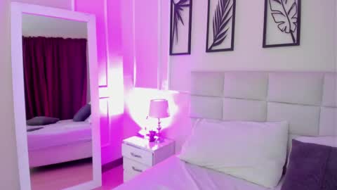     online show from February 2025 02:42:02 AM