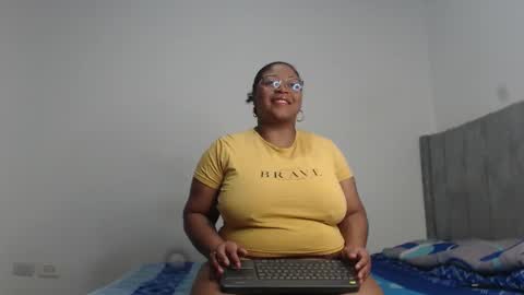 Snapshot of alisha_charm1 chatting on February 2026 01:21:02 PM Alisha charm1 online show from February 2026 01:21:02 PM