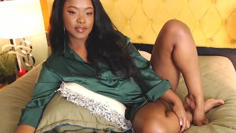 Luna online show from January 2025 09:34:01 PM