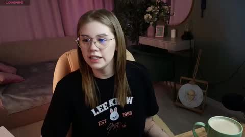 Snapshot of alison_doody chatting on March 2026 07:32:02 AM Alison online show from March 2026 07:32:02 AM