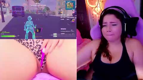 Snapshot of alison_gamer chatting on June 2026 06:12:01 PM Alison online show from June 2026 06:12:01 PM