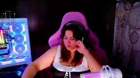 Snapshot of alison_gamer chatting on July 2026 04:46:01 PM Alison online show from July 2026 04:46:01 PM