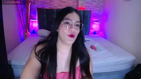 Snapshot of alison_girl22 chatting on June 2026 08:52:01 PM Alison online show from June 2026 08:52:01 PM