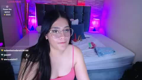 Snapshot of alison_girl22 chatting on June 2026 12:32:02 AM Alison online show from June 2026 12:32:02 AM