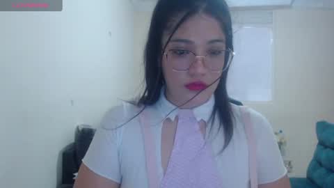 Snapshot of alison_girl22 chatting on June 2026 09:02:01 PM Alison online show from June 2026 09:02:01 PM