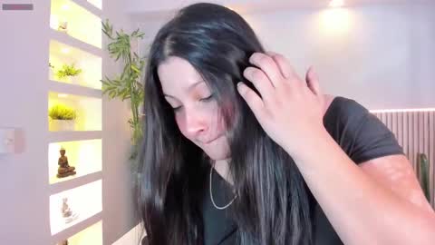 Snapshot of alisonhalle chatting on September 2025 11:21:01 PM Alison online show from September 2025 11:21:01 PM