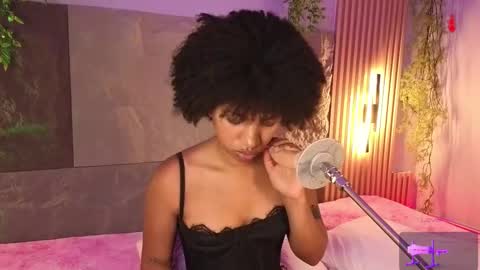 Mia online show from January 2026 02:48:02 AM