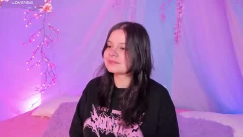 Snapshot of alissa_cute1 chatting on July 2026 05:01:01 AM Mia online show from July 2026 05:01:01 AM