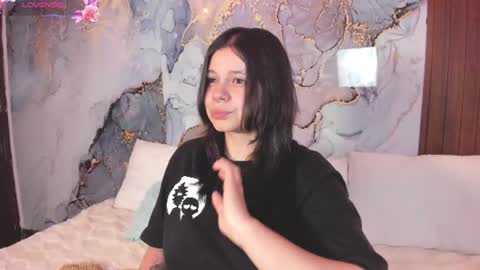 Snapshot of alissa_cute1 chatting on July 2026 04:23:02 AM Mia online show from July 2026 04:23:02 AM
