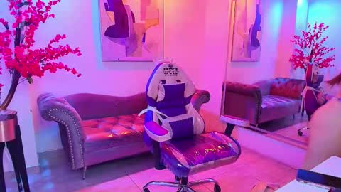 Alissa  online show from January 2026 07:27:01 PM