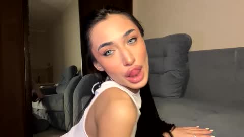 Alissa online show from September 2025 07:40:02 PM