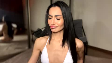 Alissa online show from October 2025 06:57:02 PM