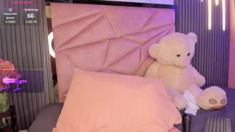 Alisse Miller online show from February 2025 05:00:01 AM