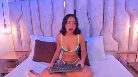 Snapshot of alisse_myers chatting on May 2026 03:11:02 AM alisse_myers online show from May 2026 03:11:02 AM