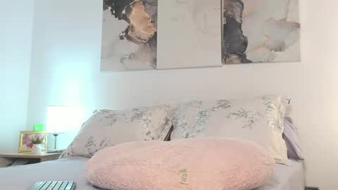 Snapshot of alissonroyce chatting on March 2025 04:15:02 AM Goddess online show from March 2025 04:15:02 AM