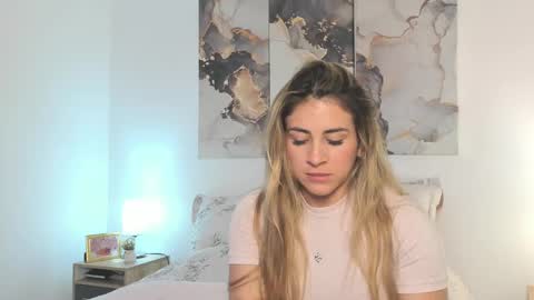 Snapshot of alissonroyce chatting on March 2025 02:20:01 AM Goddess online show from March 2025 02:20:01 AM