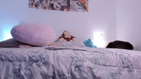 Snapshot of alissonroyce chatting on October 2025 02:01:02 AM Goddess online show from October 2025 02:01:02 AM