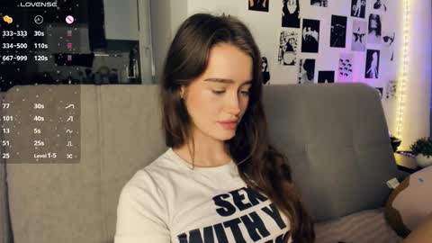 Alivia online show from December 2025 09:37:01 AM