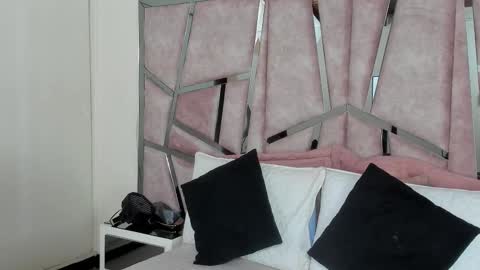 alix online show from September 2025 09:29:02 PM